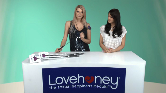 Lovehoney Tease Me Satin Heart Riding Crop Whip